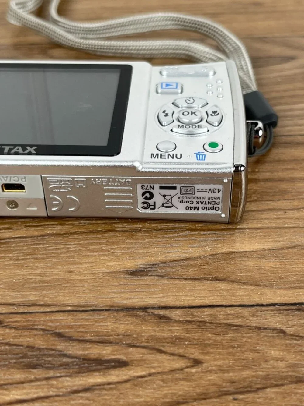 Pentax Optio M40 8.0MP Digital Camera Silver W Case READ